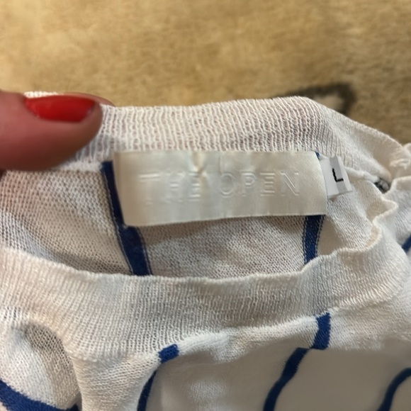 The Open- cinch tie long sleeve shirt, size Large - Picture 2 of 3